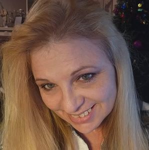 Meet your Posher, Carissa